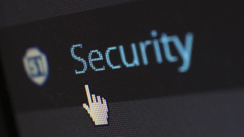 napis security na monitorze